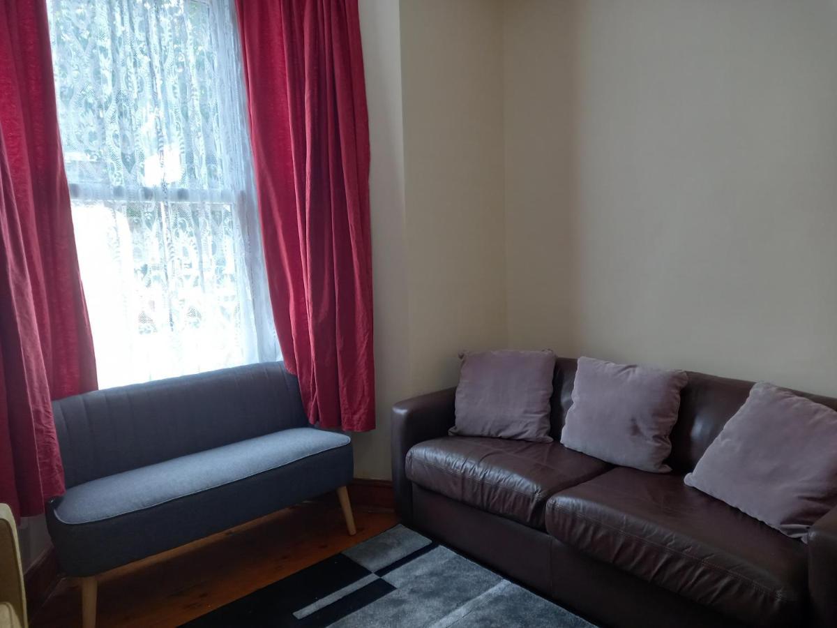 Bubblesbnb- 4 Bedroom House London Exterior photo