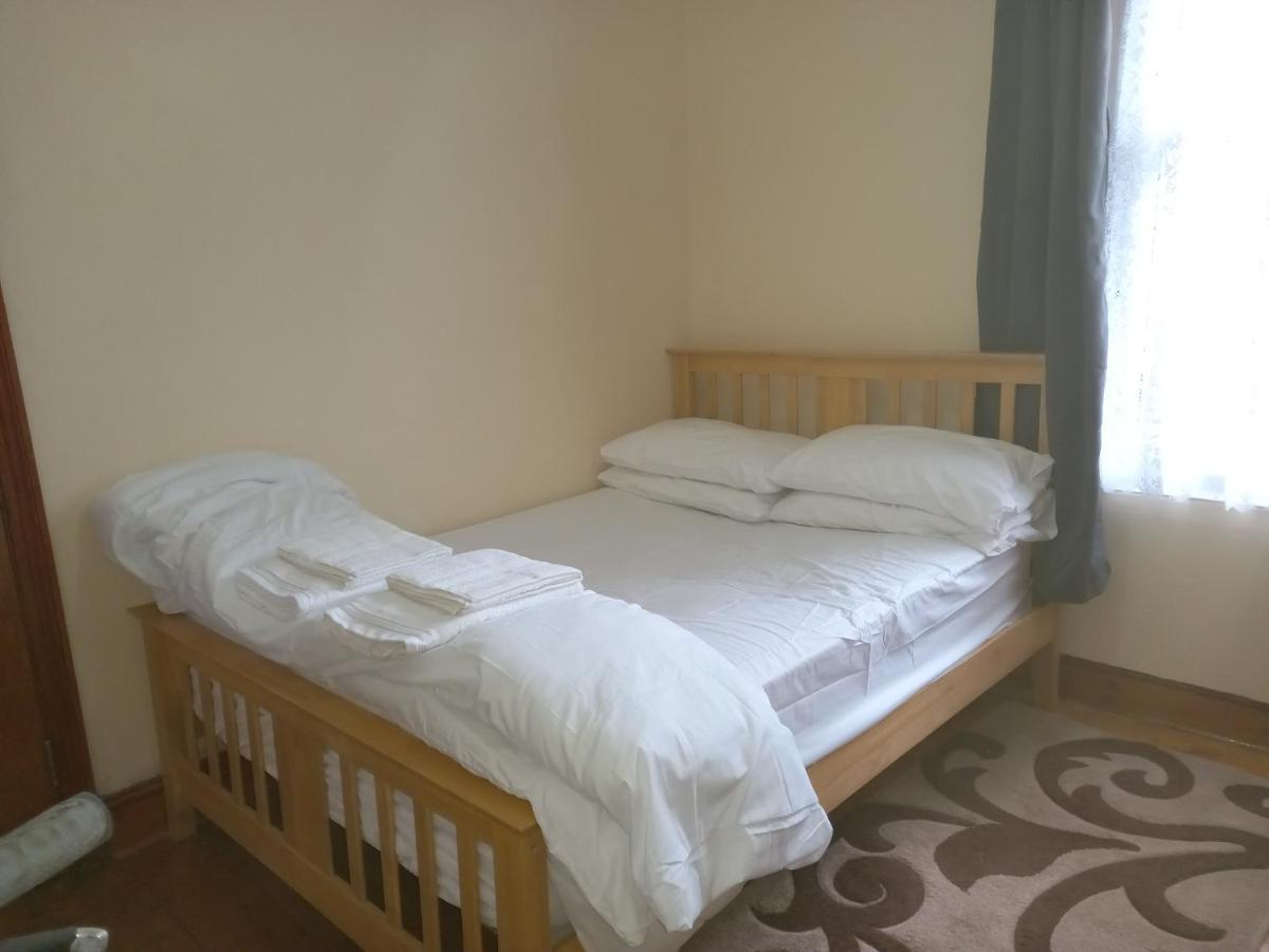 Bubblesbnb- 4 Bedroom House London Exterior photo