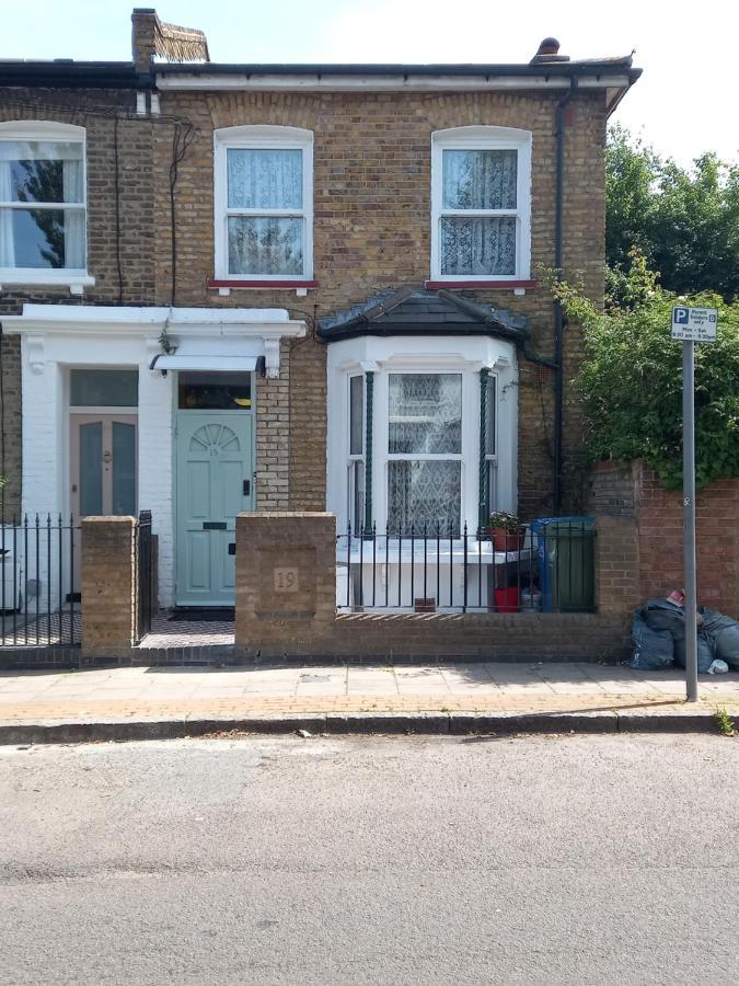 Bubblesbnb- 4 Bedroom House London Exterior photo